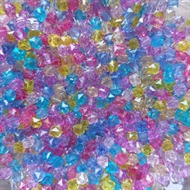 150 g. firkantede acryl perler, 5,5 mm. = 7,4 m.